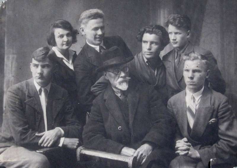   . - ..  1934-35 .  .. 